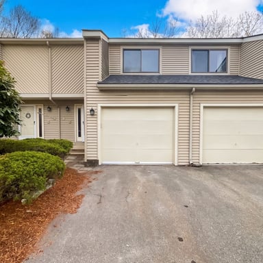 Property photo 1 of 20 Lordvale Blvd #202