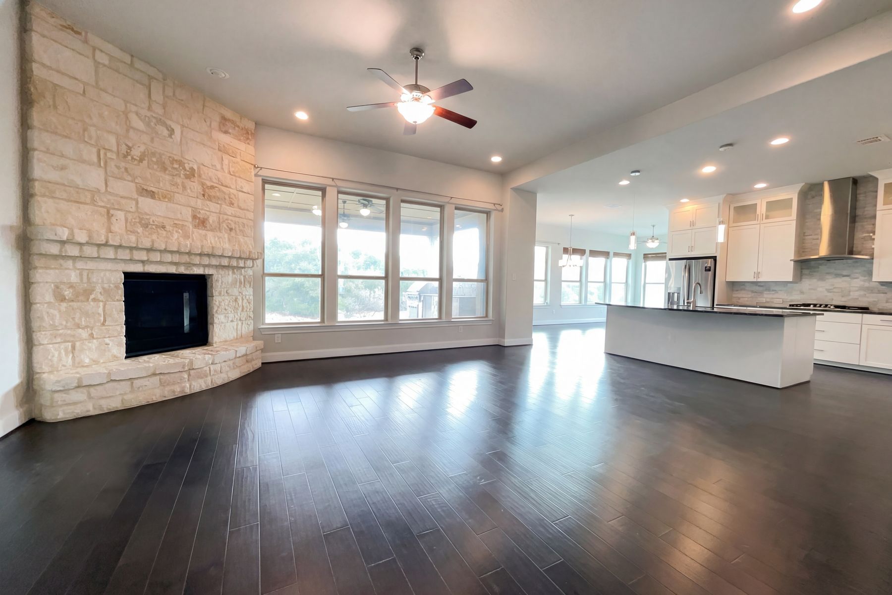 Property photo 3 of 842 Via Principale