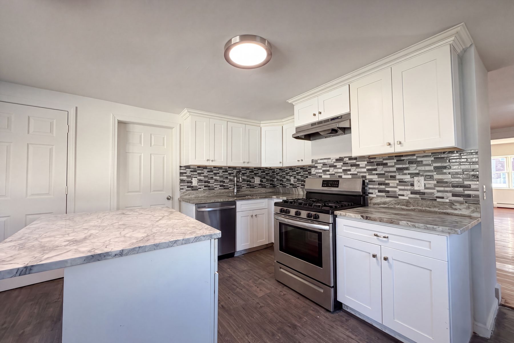 Photo 2 of 33 of 103 Goodridge St, Lynn, MA