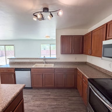 Property photo 2 of 935 W Placita Canalito