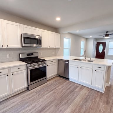 Property photo 2 of 1076 Shadow Creek Blvd