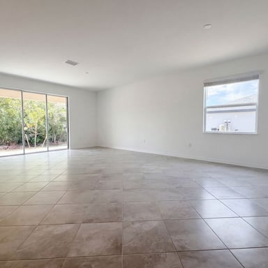 Property photo 3 of 3818 NW 46th St