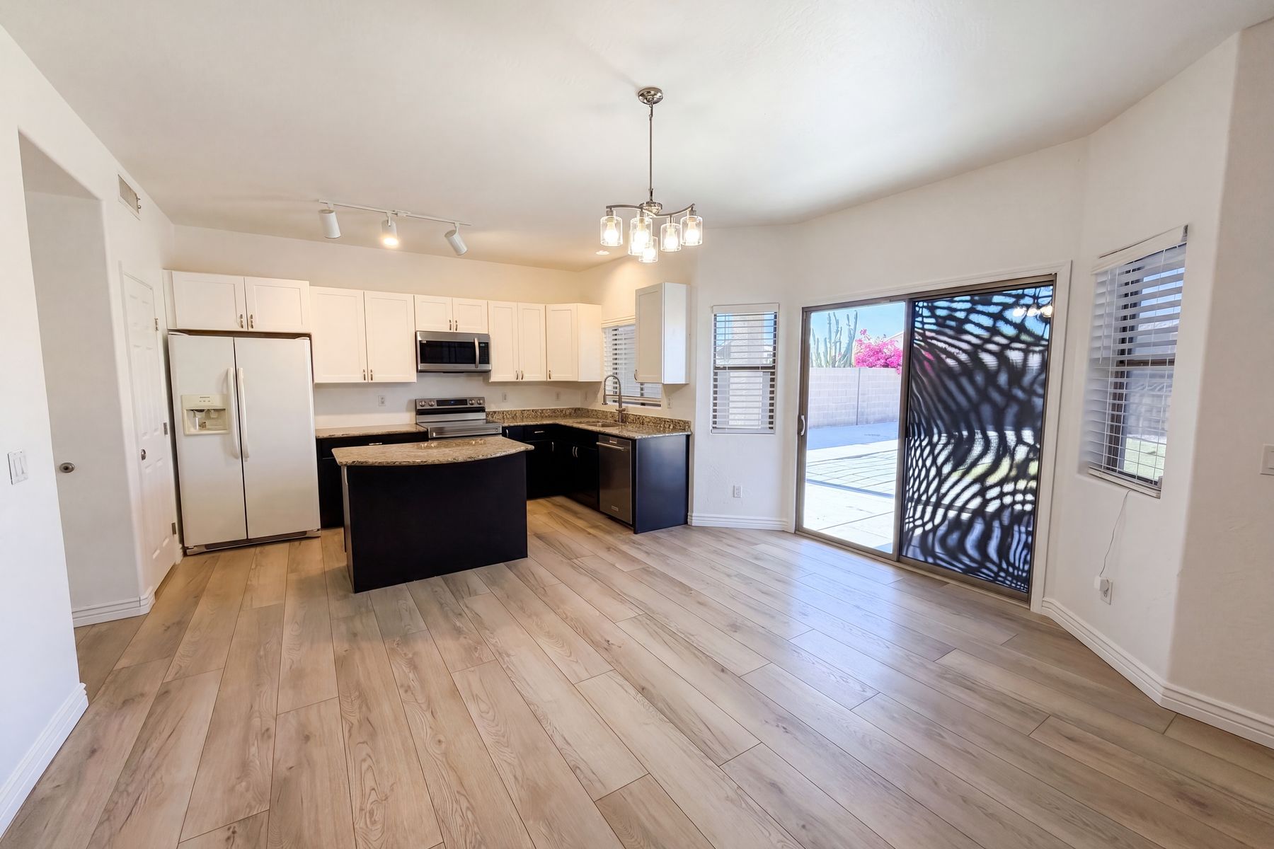 Photo 2 of 32 of 17249 W Cocopah St, Goodyear, AZ