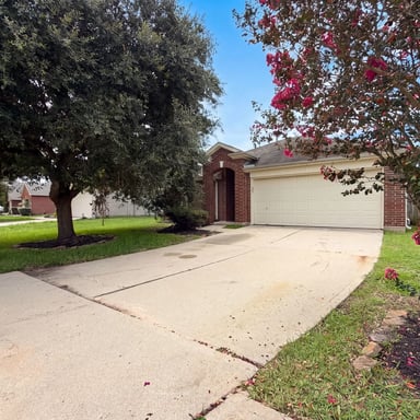 Property photo 1 of 6843 Tammany Manor Ln