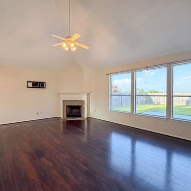 Property photo 3 of 7914 Ingle Oak Dr