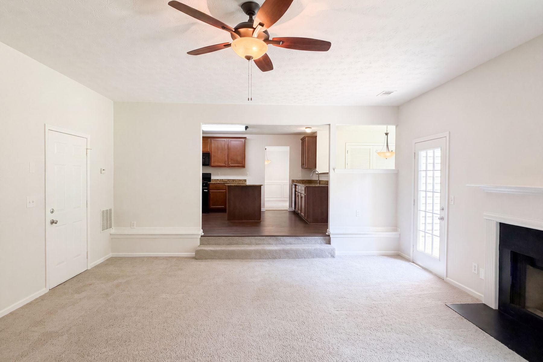 Property photo 3 of 1672 Bennett Dr