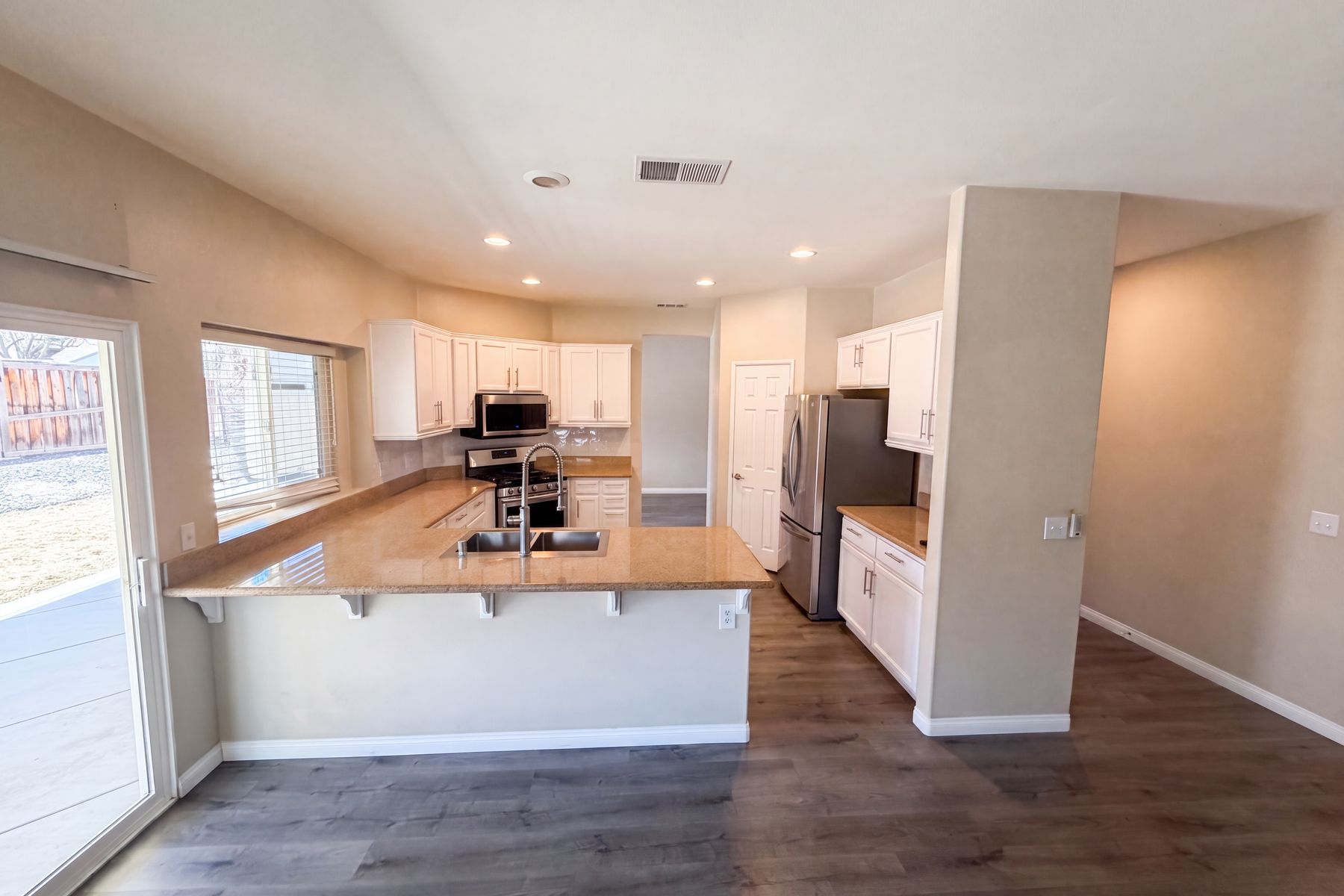 Photo 2 of 24 of 4519 Kalpesh Ct, Hemet, CA