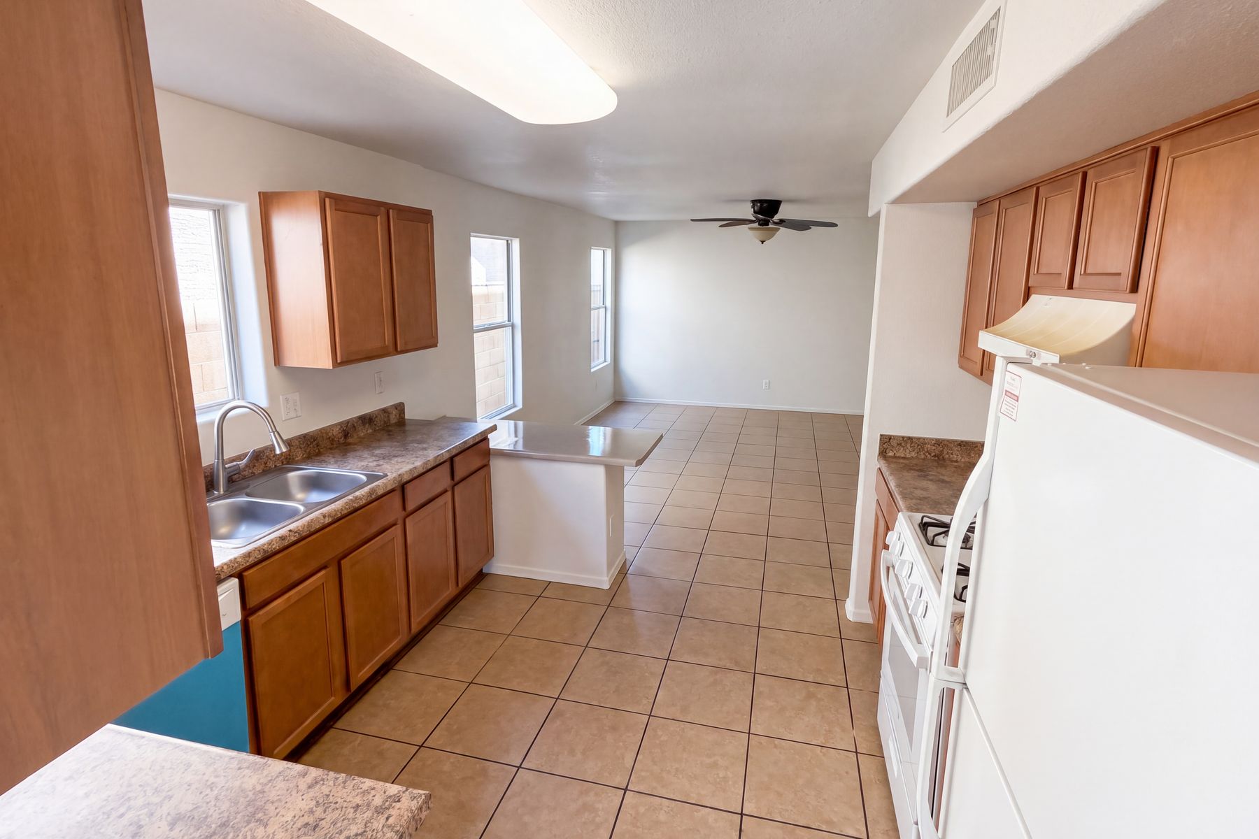 Photo 2 of 30 of 7436 W Sanna St, Peoria, AZ