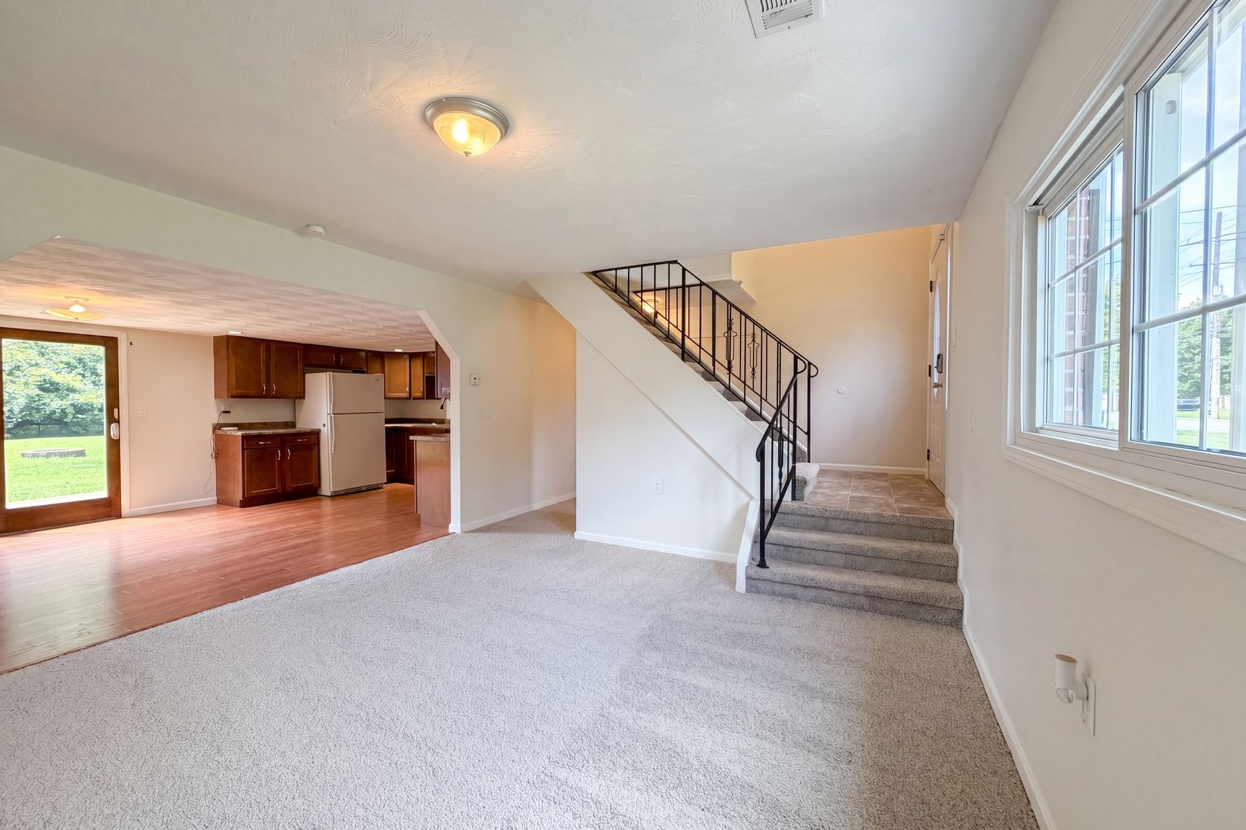 Property photo 3 of 561 Nowlin Ave