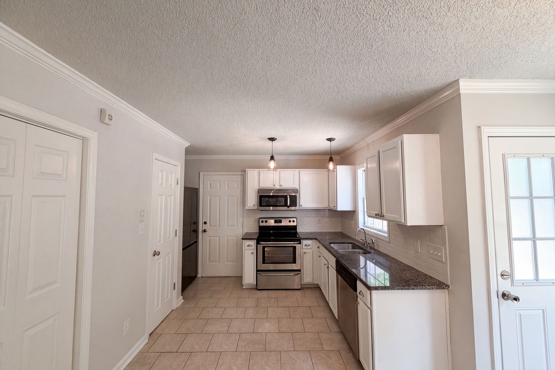 Photo 2 of 16 of 1024 Laurel Leaf Rd, Zebulon, NC
