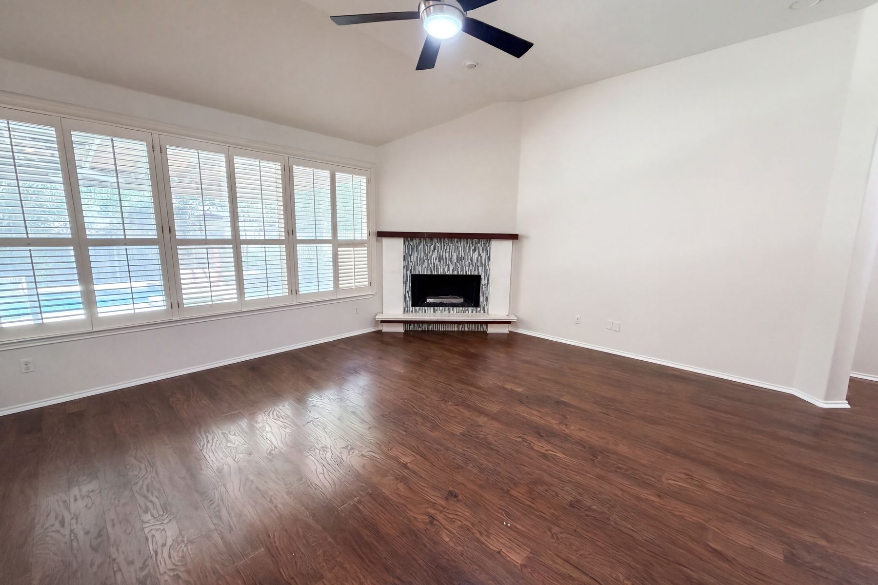 Property photo 3 of 117 Brentwood Dr