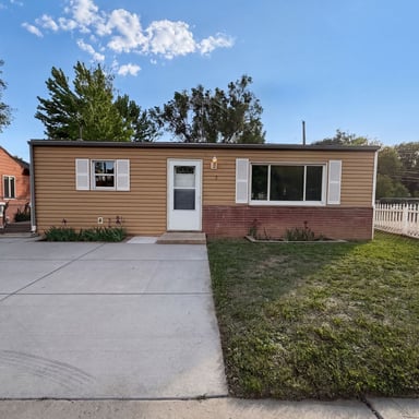 Property photo 1 of 433 Sunnyside Ln