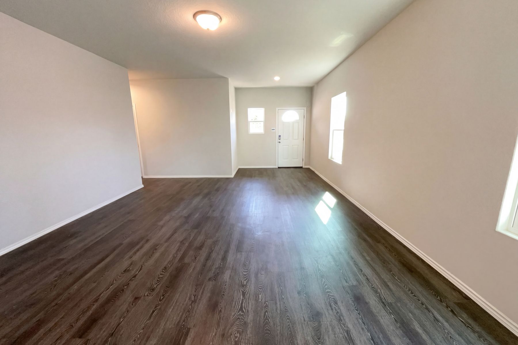 Property photo 3 of 431 Pleasanton Way