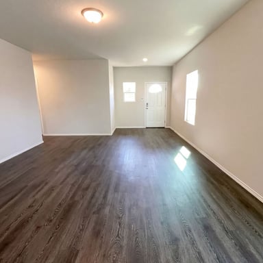 Property photo 3 of 431 Pleasanton Way