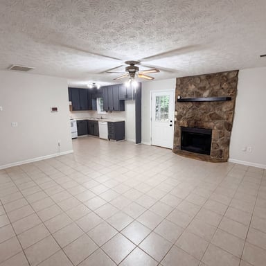 Property photo 3 of 9315 Dogwood Pl