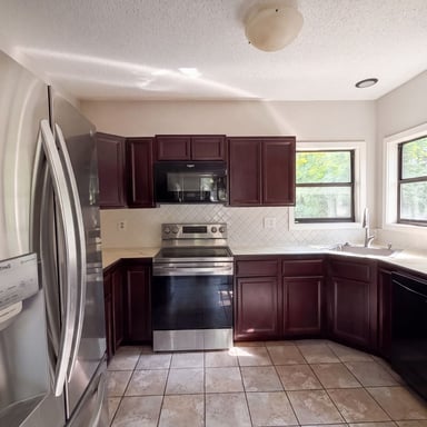 Property photo 2 of 5844 Waters Edge Dr