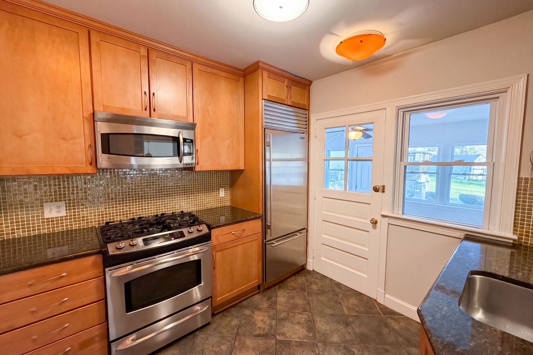 Photo 2 of 31 of 3023 K St SE, Washington, DC