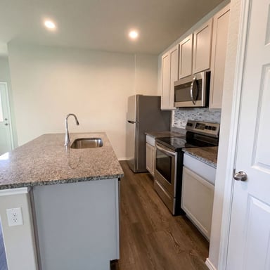 Property photo 2 of 431 Pleasanton Way