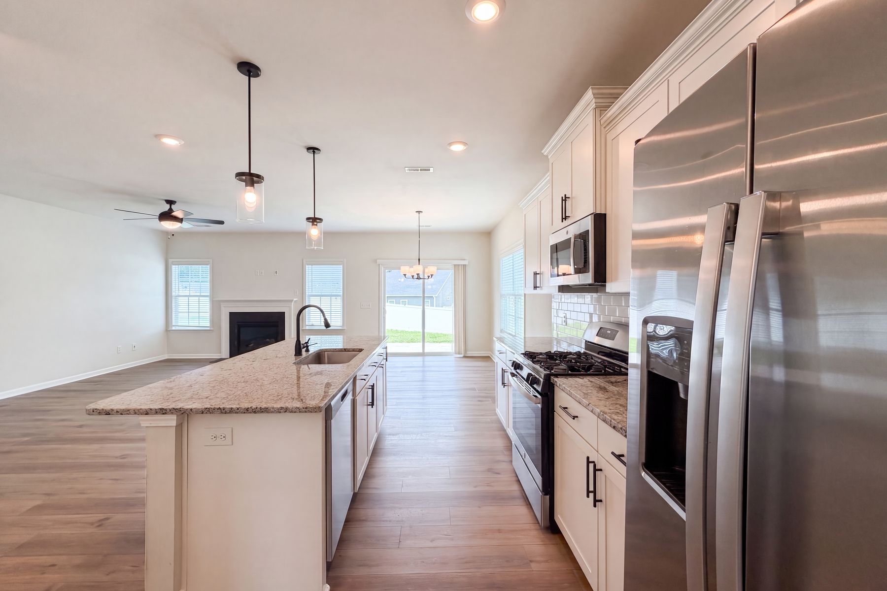 Photo 2 of 37 of 7463 Buckview Ct, Kernersville, NC