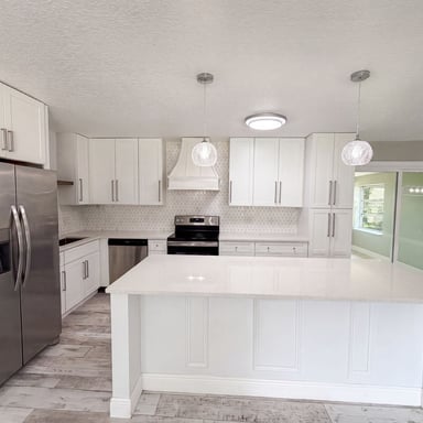 Property photo 2 of 1044 E Lombardy Dr