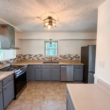 Property photo 2 of 8505 Troutman Ln