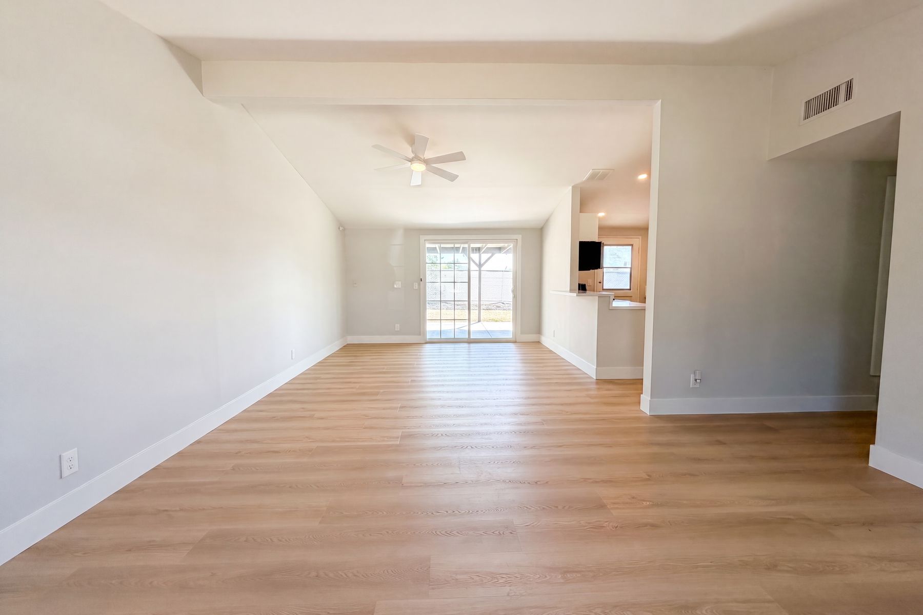 Property photo 3 of 19016 Felbridge St
