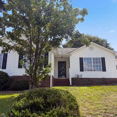 Property photo 1 of 220 Longshadow Dr