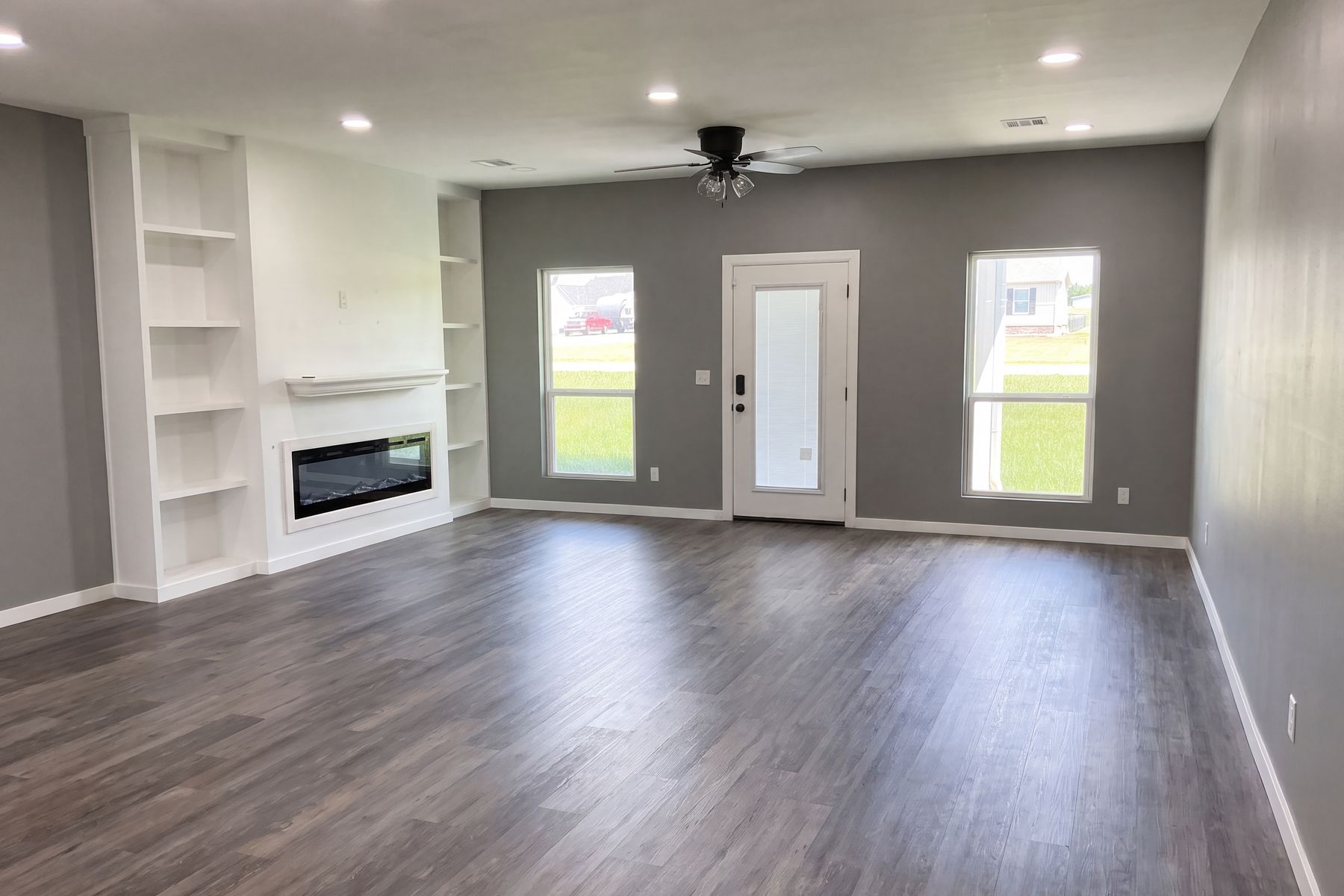 Property photo 3 of 1950 E 474