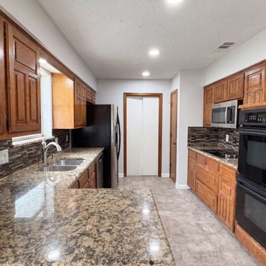 Property photo 2 of 1604 Danube Ln