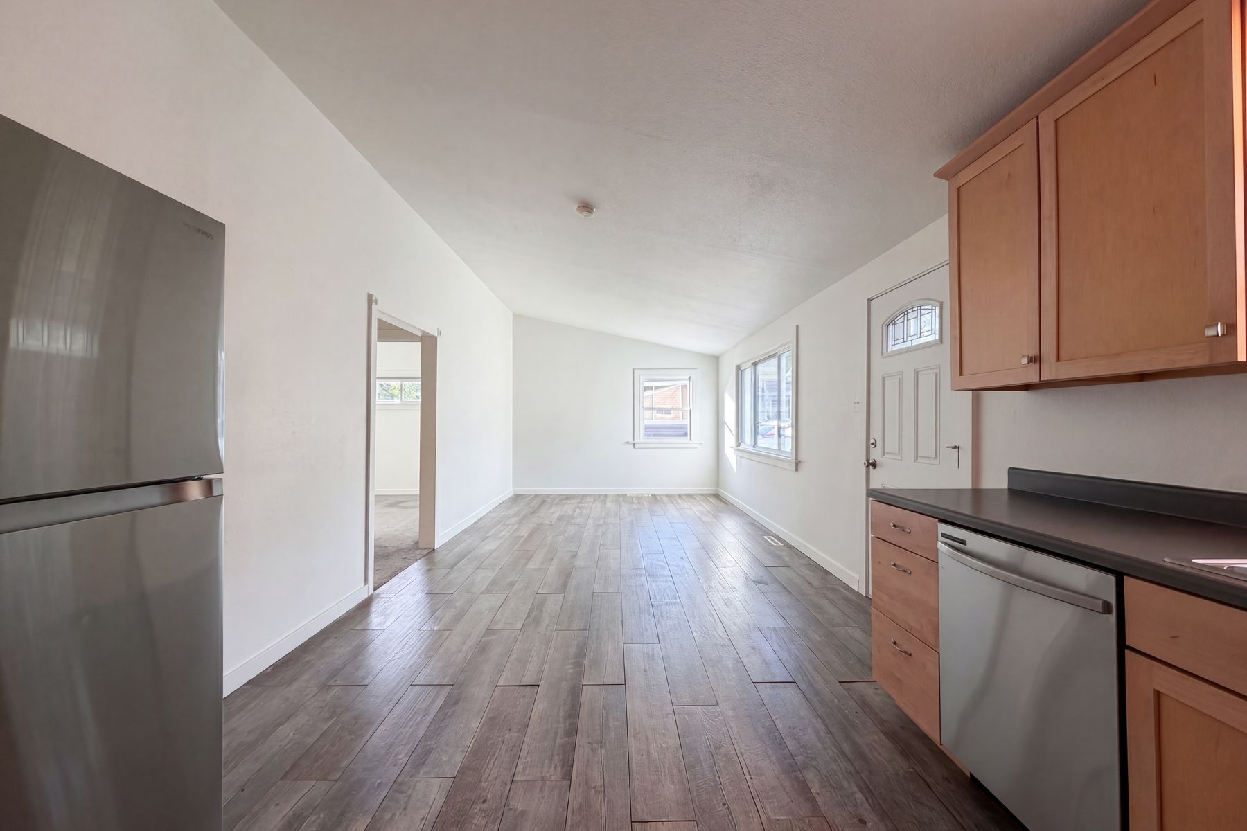 Property photo 3 of 433 Sunnyside Ln