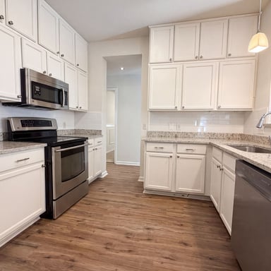 Property photo 2 of 1620 Sunview Cir