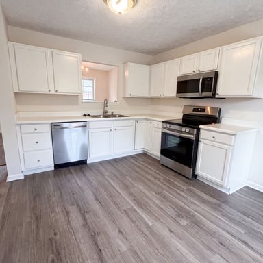 Property photo 2 of 3358 Neptune Dr