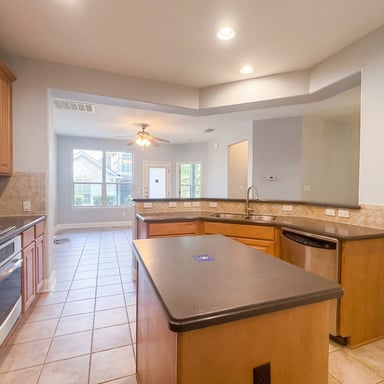 Property photo 2 of 104 Perpetuation Dr