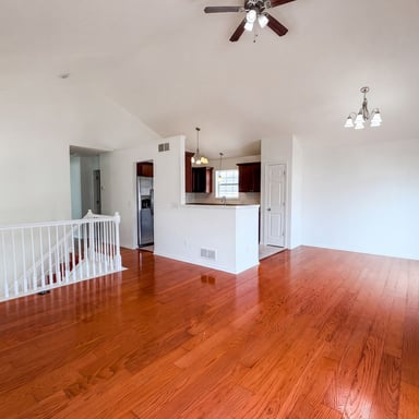 Property photo 3 of 7476 Hampton Ln