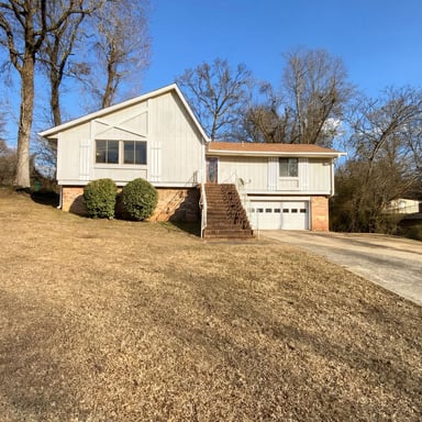 Property photo 1 of 1111 3rd Ln