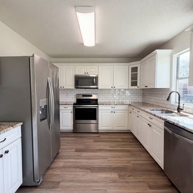 Property photo 2 of 2501 Avalon Creek Way