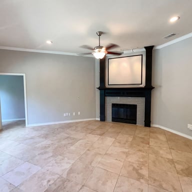 Property photo 2 of 2400 Creekview Dr