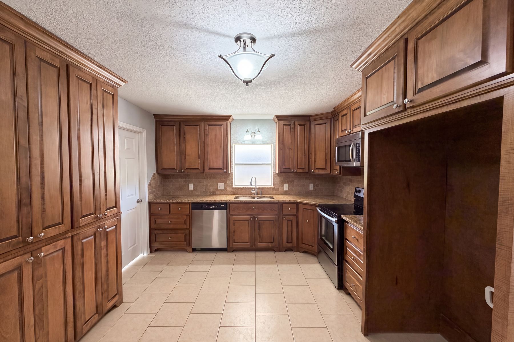 Photo 2 of 19 of 502 Jennings St, Nocona, TX