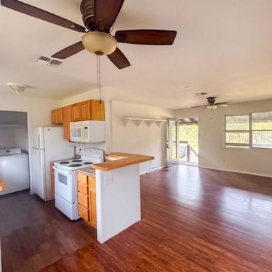 Property photo 2 of 1002 Hummingbird Dr