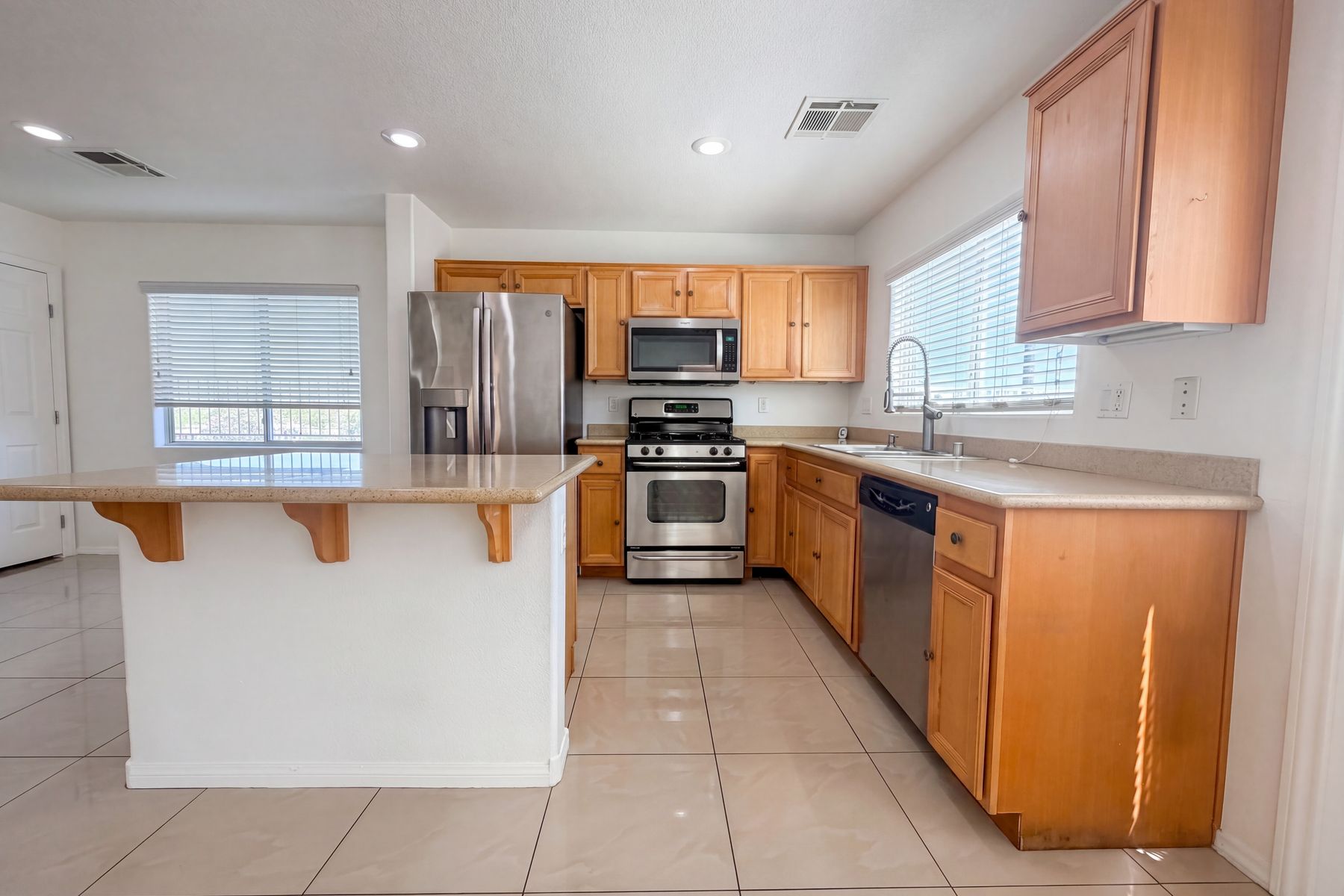 Photo 2 of 24 of 10506 Yuha Desert Ct, Las Vegas, NV