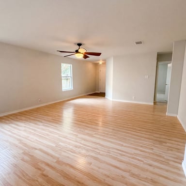 Property photo 3 of 616 Barbara Way