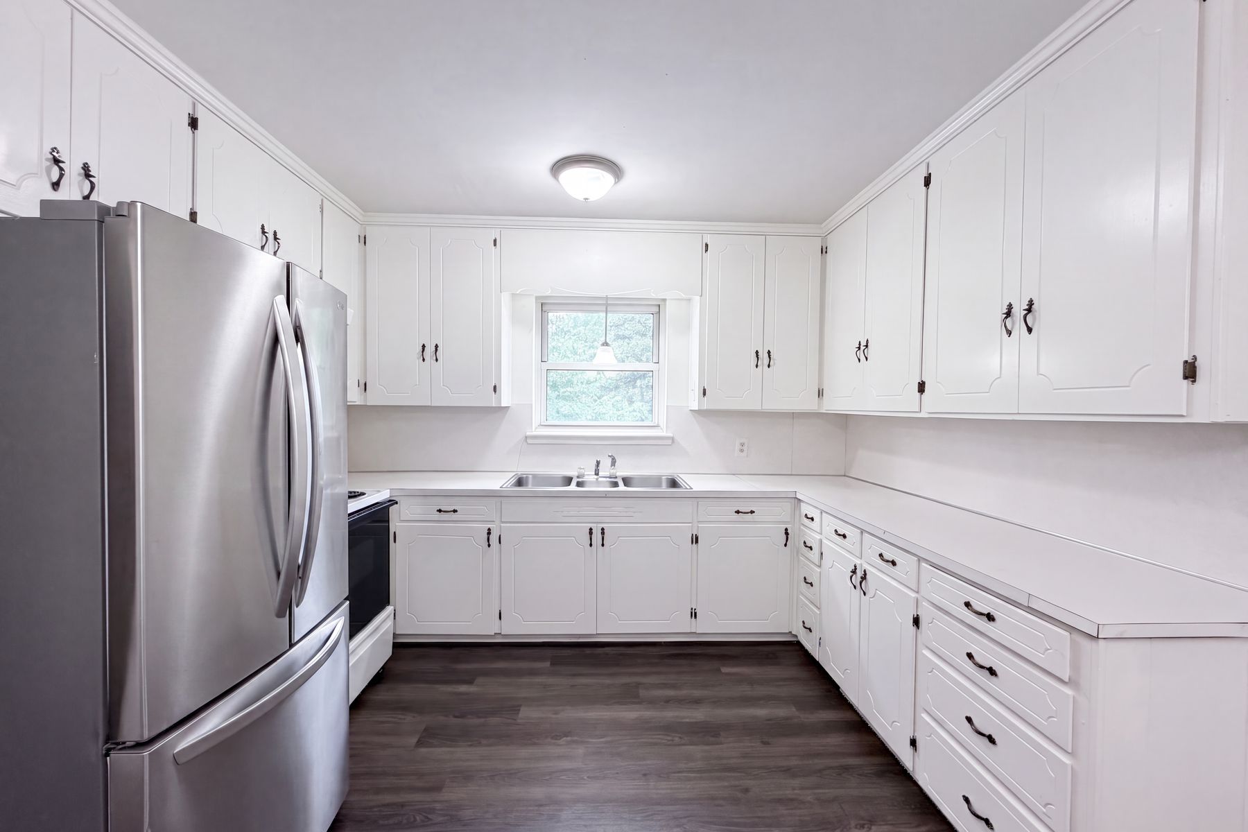 Photo 2 of 17 of 411 Roy Eaker Rd, Cherryville, NC