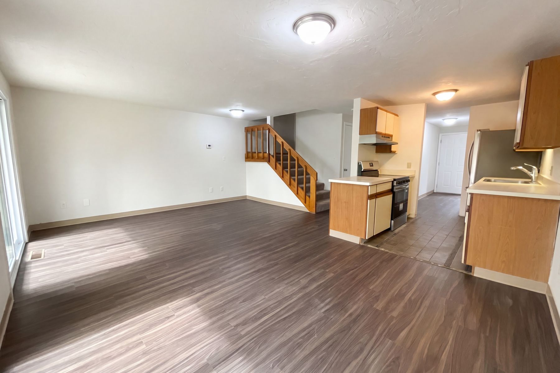 Property photo 3 of 20 Lordvale Blvd #202
