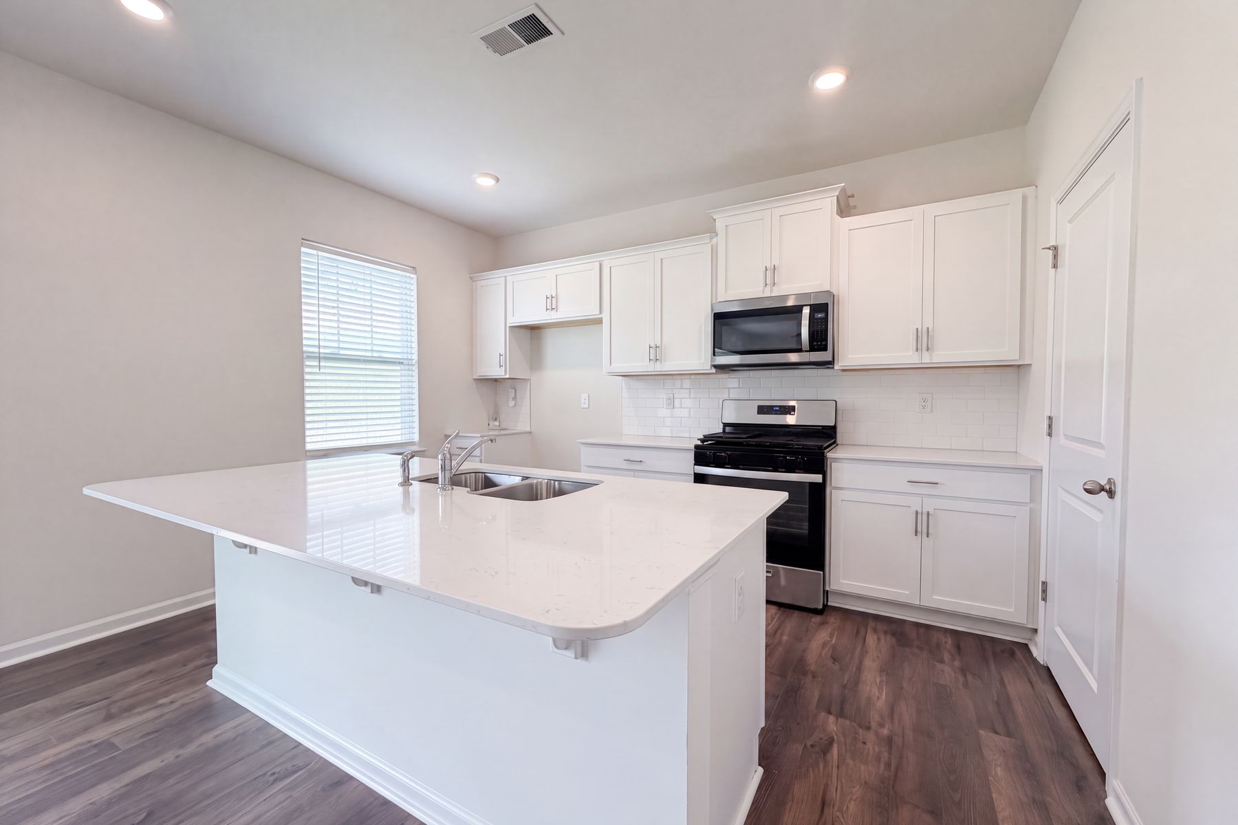 Photo 2 of 18 of 115 Spring Hall Dr, Troutman, NC