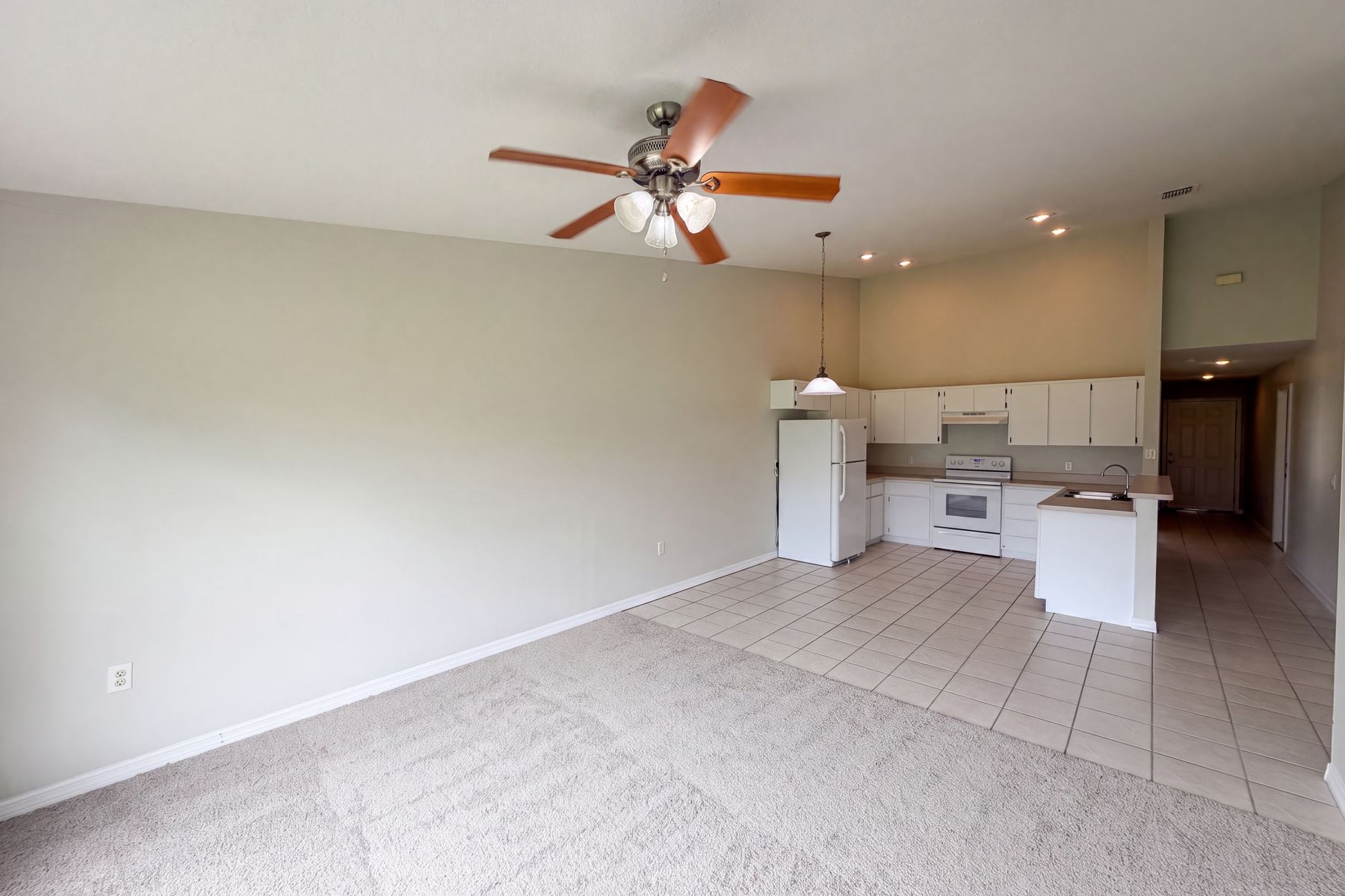 Property photo 3 of 37209 Grassy Hill Ln