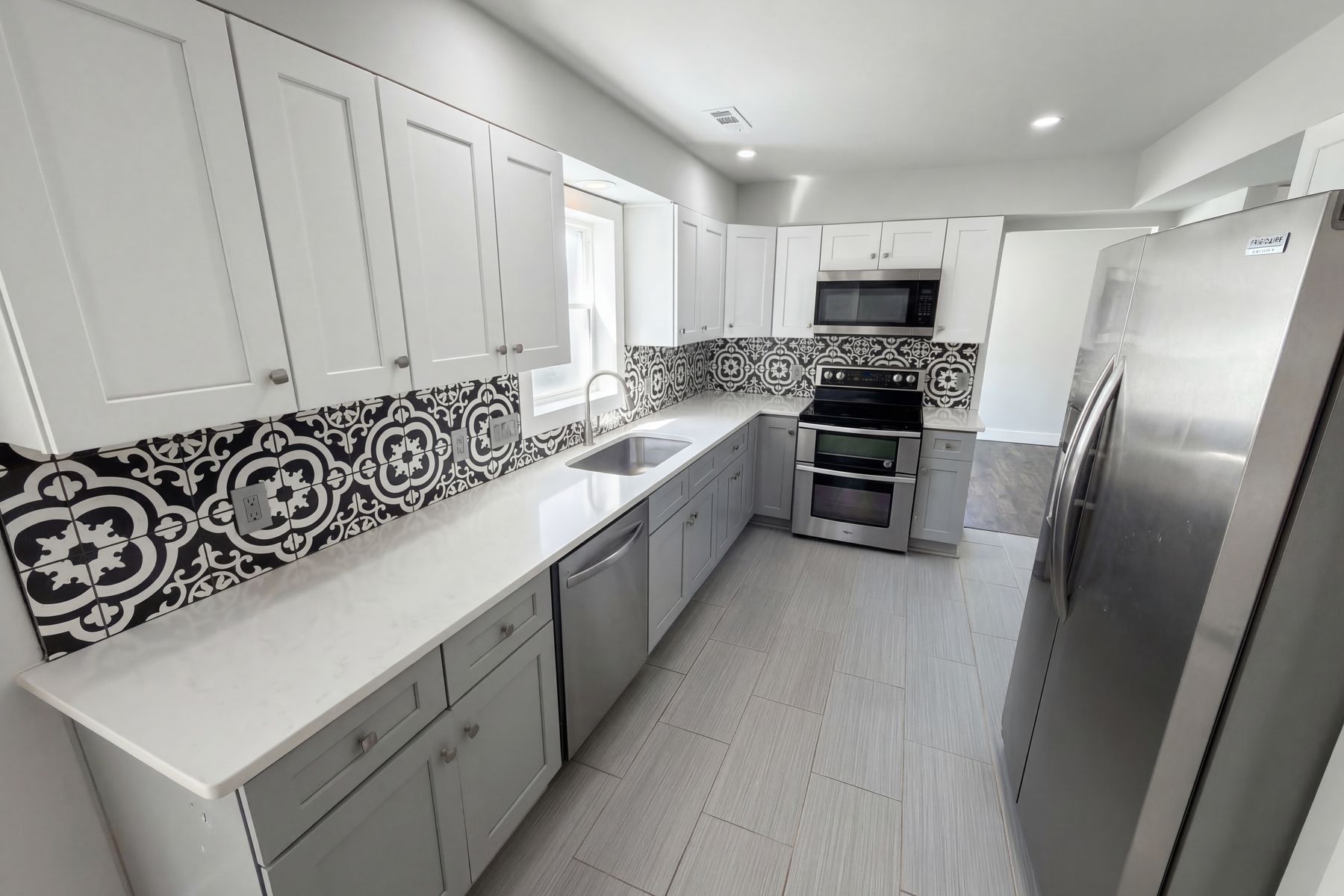 Photo 2 of 19 of 12015 Landen Dr, Charlotte, NC