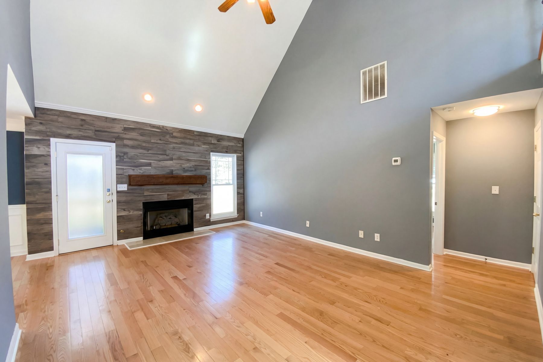 Property photo 3 of 123 King Richard Dr