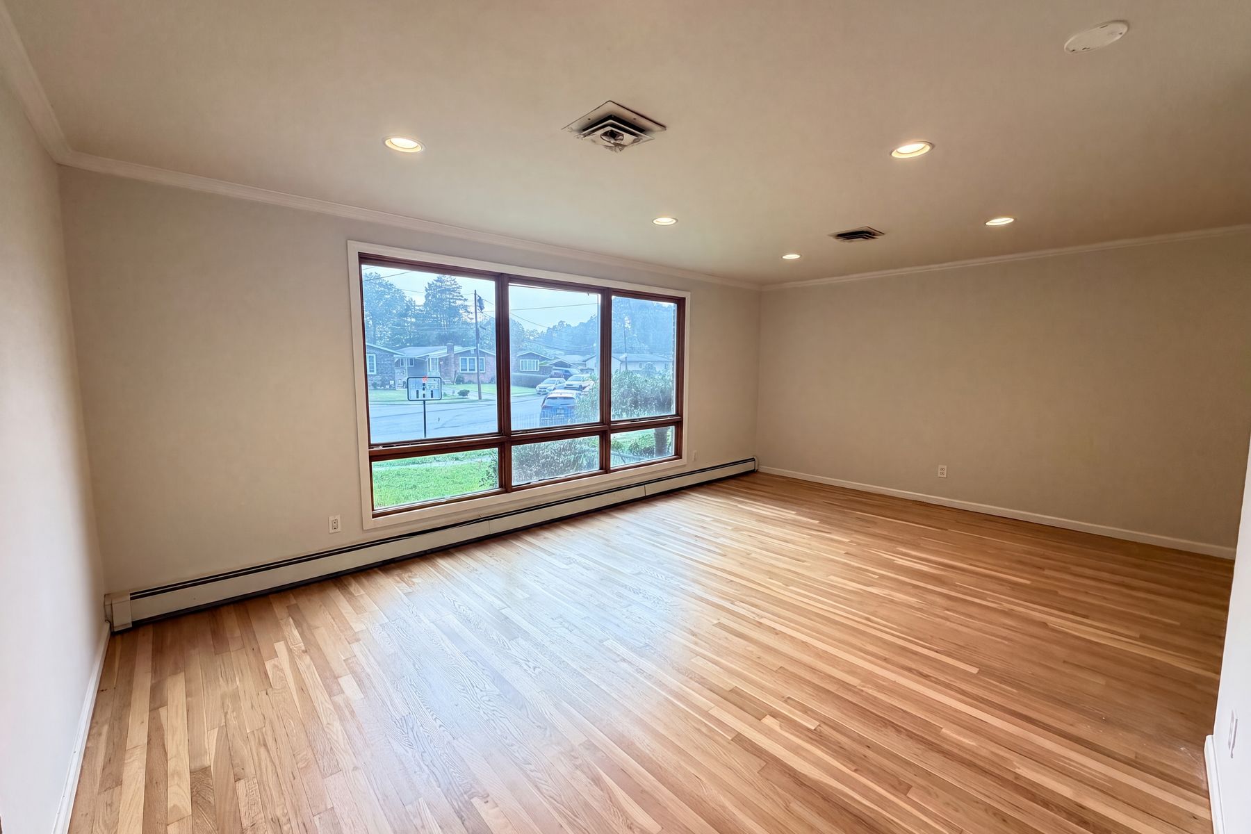 Property photo 3 of 35 Dapp Ct