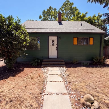 Property photo 1 of 5926 SE Lexington St