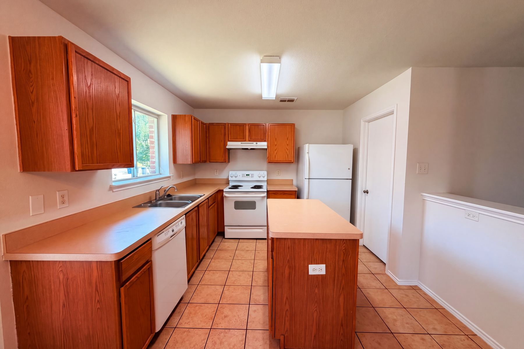 Photo 2 of 14 of 511 Brighton Ct, Wylie, TX